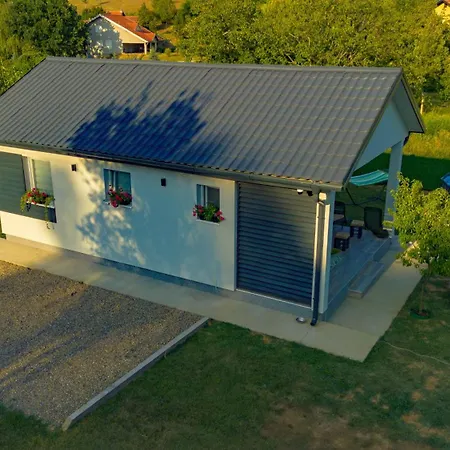 Oaza Fruska Gora Semesterbostad Sremska Kamenica